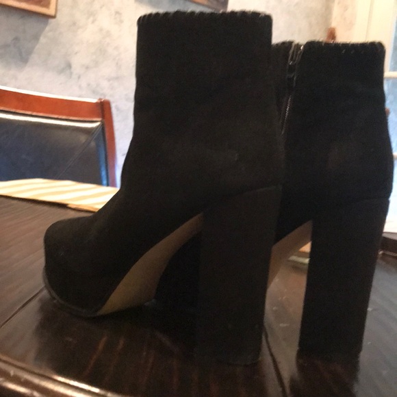 MARC FISHER Leather/Suede Boots! Size 6. - Picture 3 of 7